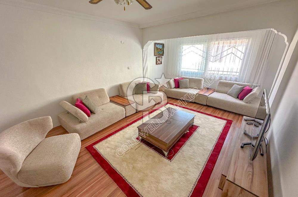 KUŞADASI MERKEZDE DENİZE YÜRÜME MESAFESİNDE DAİRE FİYATINA DENİZ MANZARALI 3+1 VİLLA 