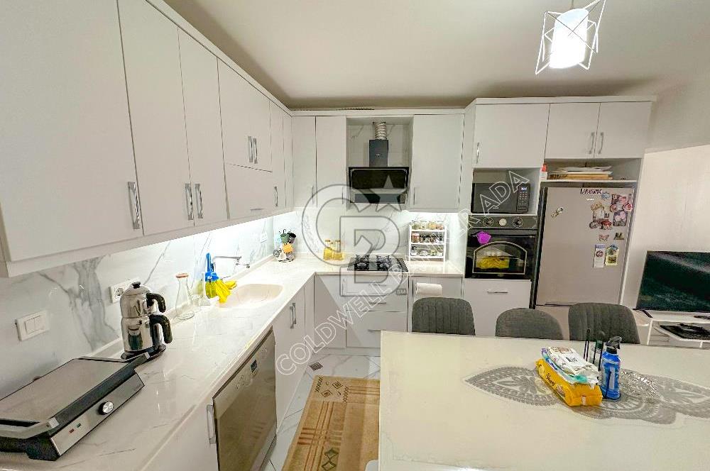 KUŞADASI MERKEZDE DENİZE YÜRÜME MESAFESİNDE DAİRE FİYATINA DENİZ MANZARALI 3+1 VİLLA 