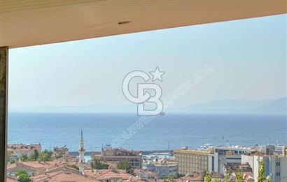 KUŞADASI MERKEZDE DENİZE YÜRÜME MESAFESİNDE DAİRE FİYATINA DENİZ MANZARALI 3+1 VİLLA 