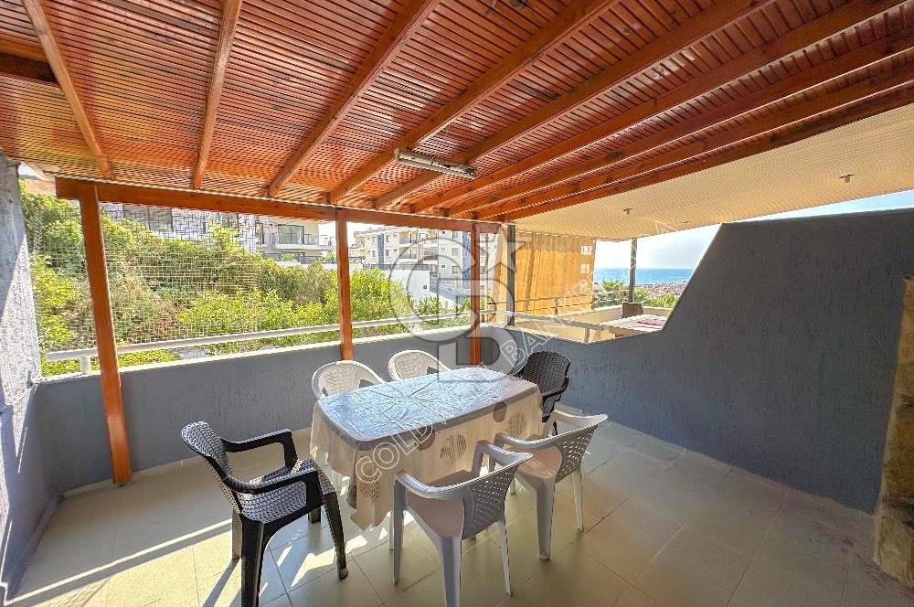 KUŞADASI MERKEZDE DENİZE YÜRÜME MESAFESİNDE DAİRE FİYATINA DENİZ MANZARALI 3+1 VİLLA 