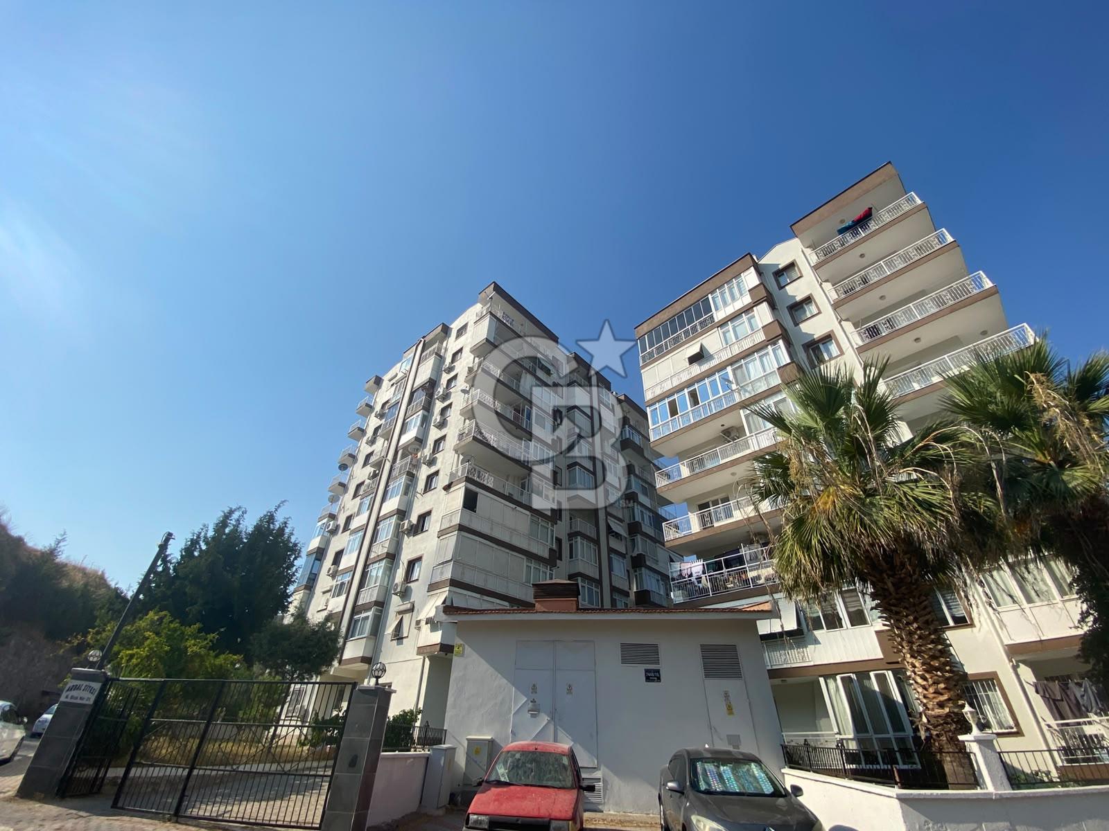 Karşıyaka Zübeyde Hanım Mahallesi'nde 3+1 Satılık Boş Daire