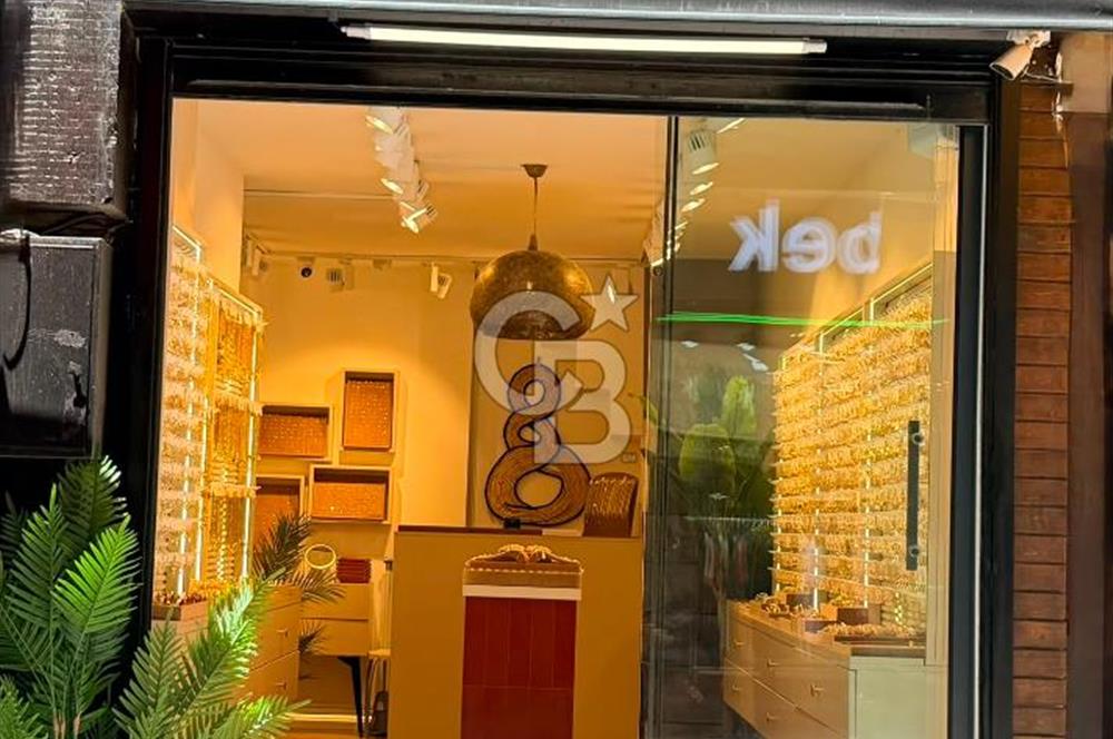 MODA’DA YOĞUN YAYA TRAFİĞİ ÜZERİNDE, AVANTAJLI KİRA İLE DEVREN DÜKKÂN