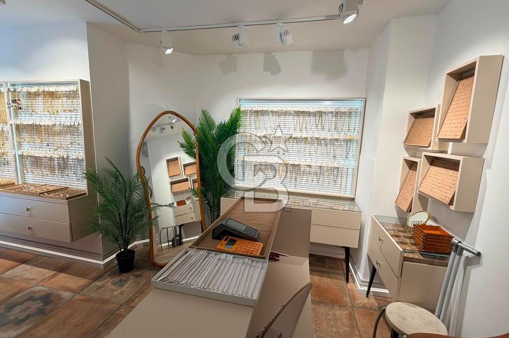 MODA’DA YOĞUN YAYA TRAFİĞİ ÜZERİNDE, AVANTAJLI KİRA İLE DEVREN DÜKKÂN