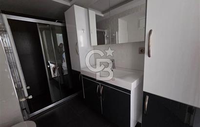 Narlıdere'de Deniz Manzaralı Site içi Havuzlu Otoparklı Daire