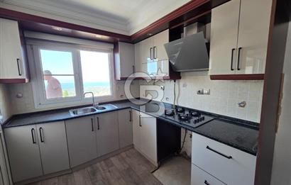 Narlıdere'de Deniz Manzaralı Site içi Havuzlu Otoparklı Daire