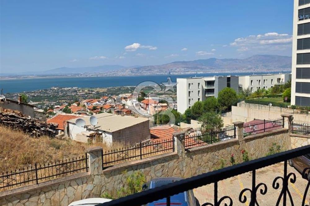 Narlıderede Deniz Manzaralı Site içi Havuzlu Otoparklı Daire