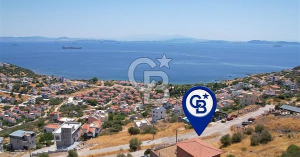 ÇANDARLI'DA KÖRFEZ MANZARALI VE BAHÇELİ TAŞ VİLLA (MÜSTAKİL) - 367128
