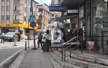 çekmeköyde 10 yılda amortismanı tamamlayan merkezi konumda köşe dükkan