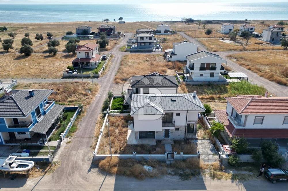 Altınova’da Denize 250 Metre Mesafede Müstakil Sıfır Villa