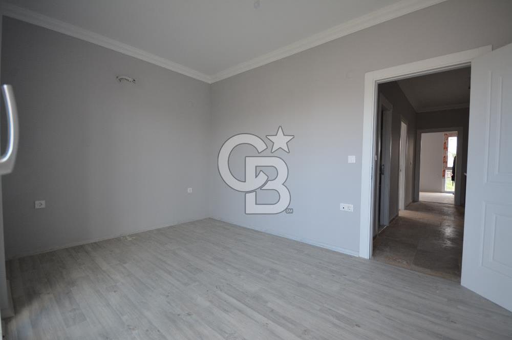 Ayvalık Altınova'da Havuzlu Site İçinde Satılık Villa