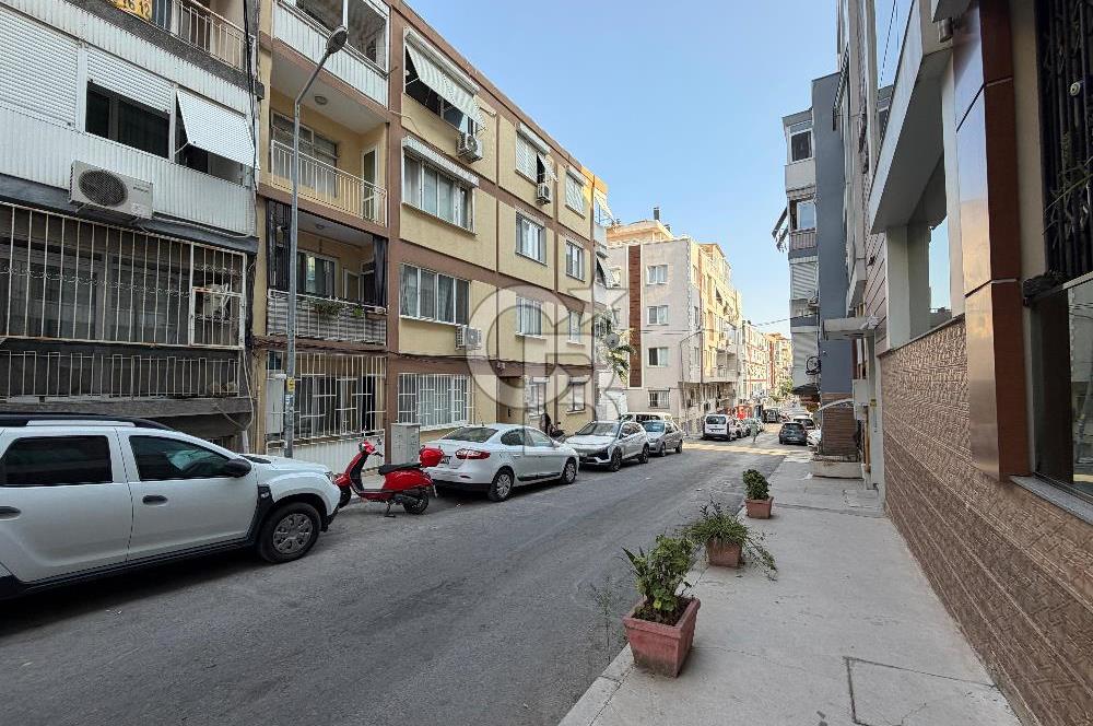 KONAK SALHANE’DE DENİZ MANZARALI 2+1 DAİRE