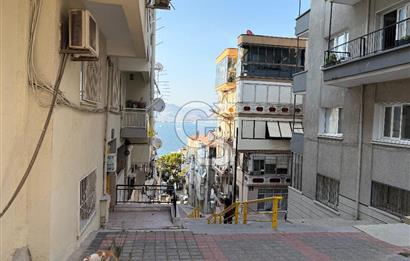 KONAK SALHANE’DE DENİZ MANZARALI 2+1 DAİRE