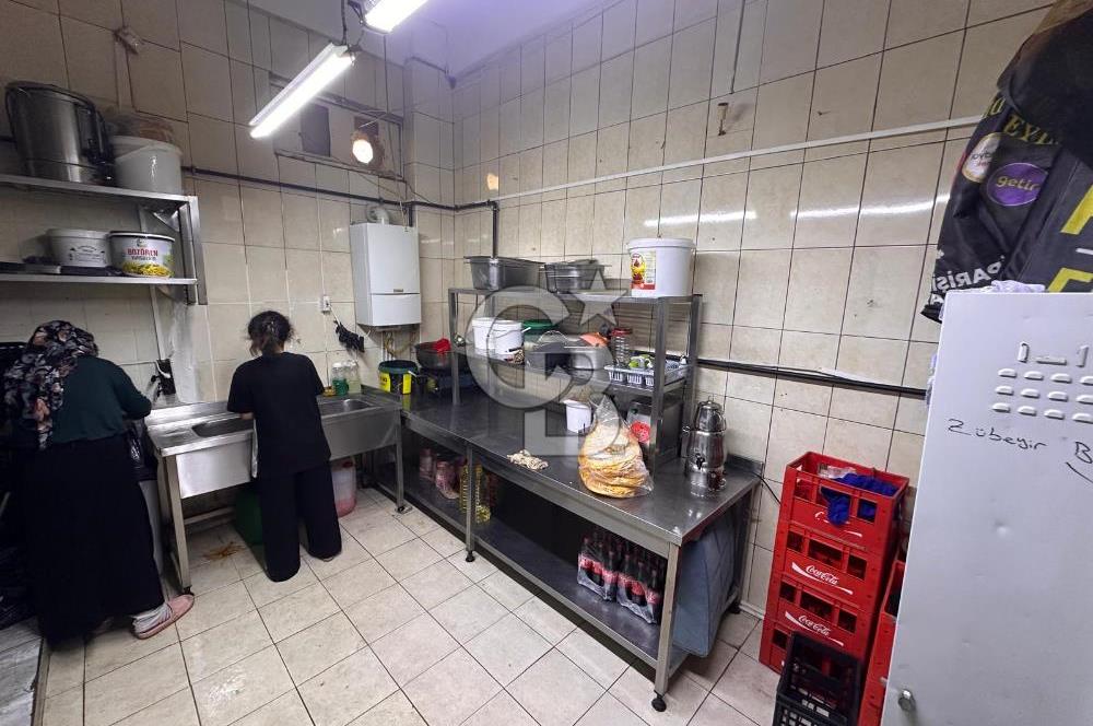 Nuhkuyusu Caddesi üzerinde, 4 katlı, 250 metrekarelik bina