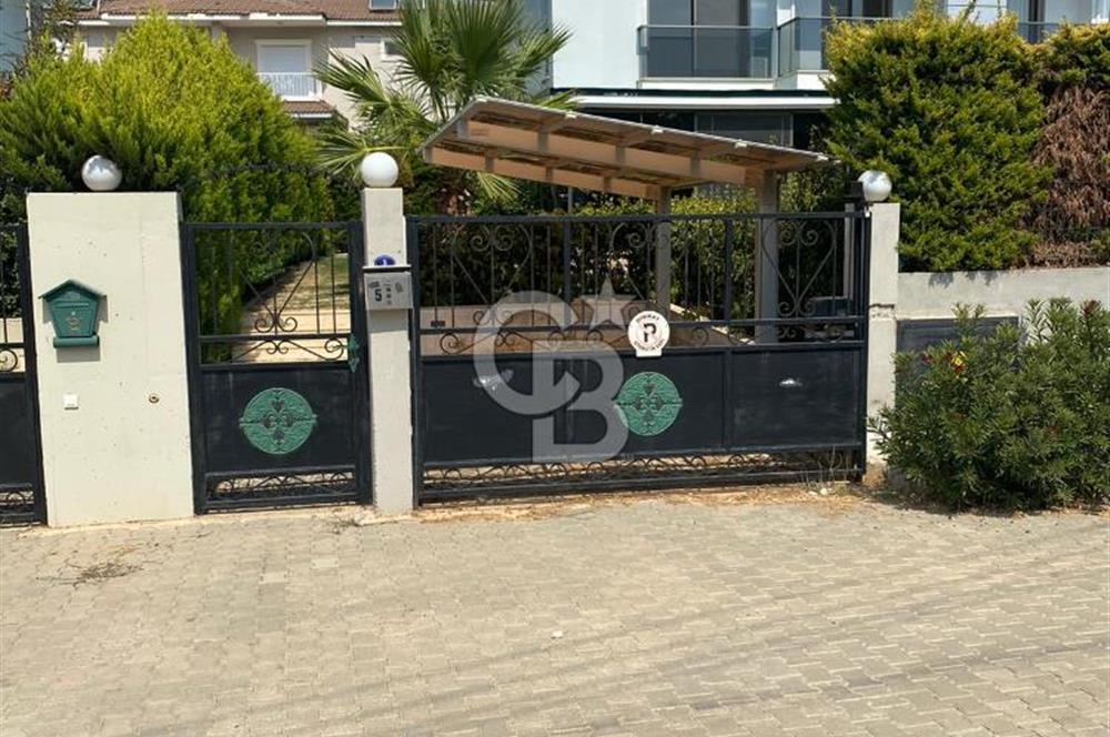 Kahramandere'de Müstakil Girişli, Geniş Bahçeli, Kapalı Otoparklı Kiralık 3+2 Villa