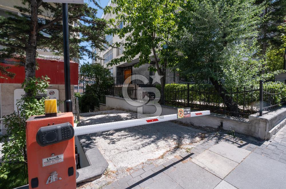 Cinnah Cadde Üzerinde Atakule'ye Komşu 2+1 Kiralık Ofis