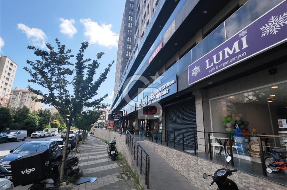 Finans Merkezine 600m 7/24 Güvenlikli Manzaralı Modern Şık