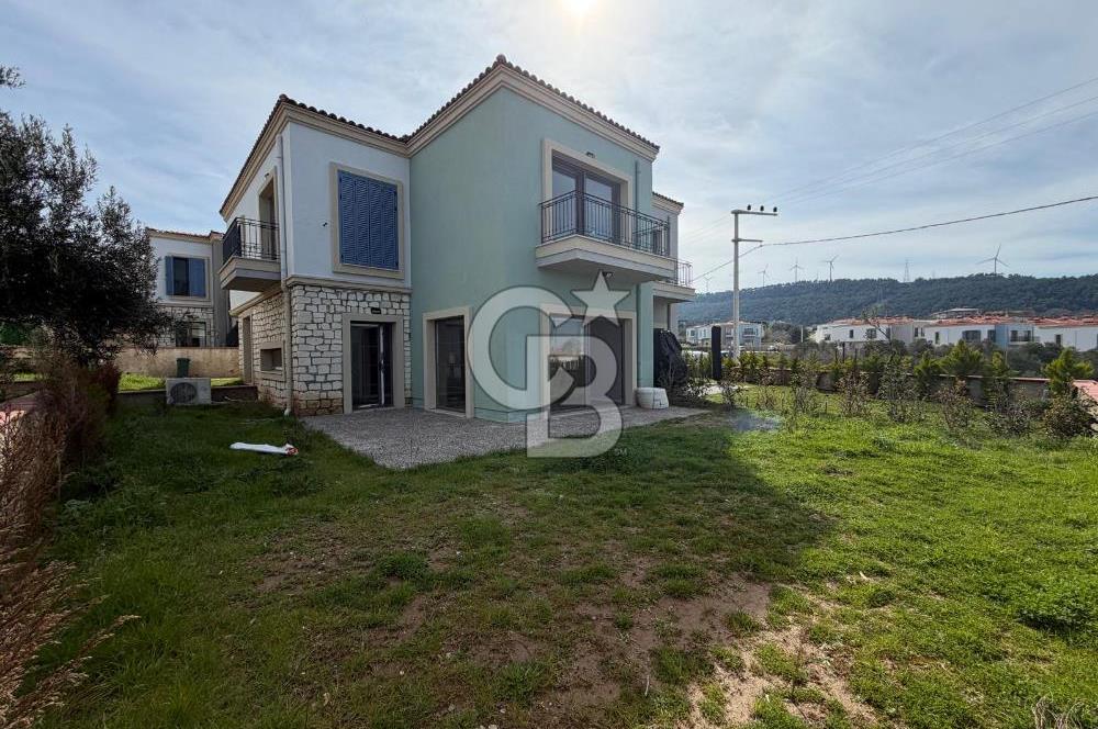 ÇANAKKALE MERKEZ ÇINARLI FULL BOĞAZ MANZARALI SATILIK 4+1 VİLLA