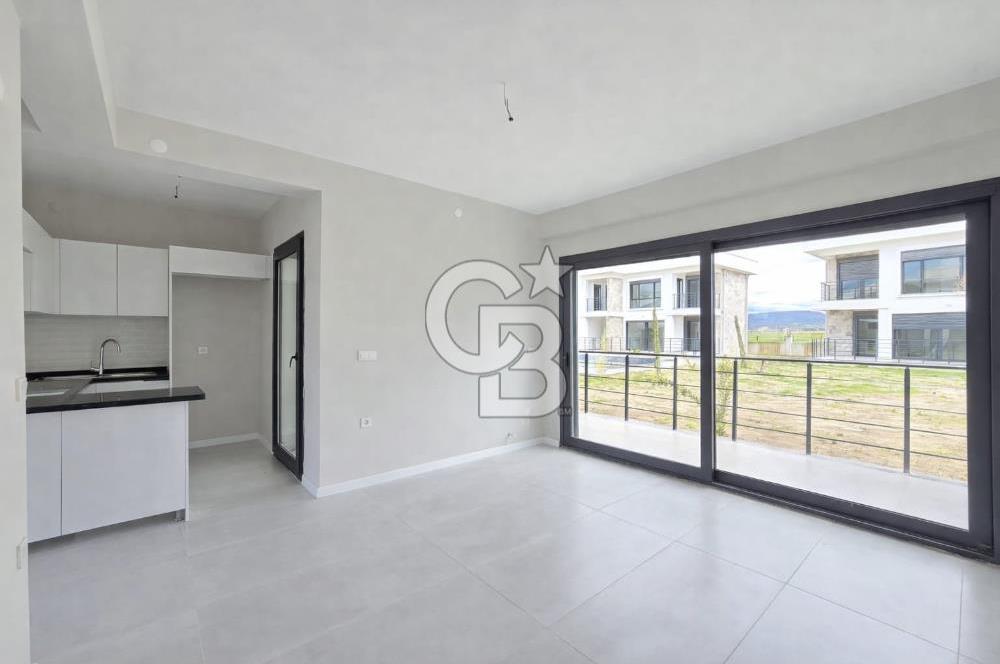 Ayvalık Altınova da Havuzlu Sitede Fırsat Villa
