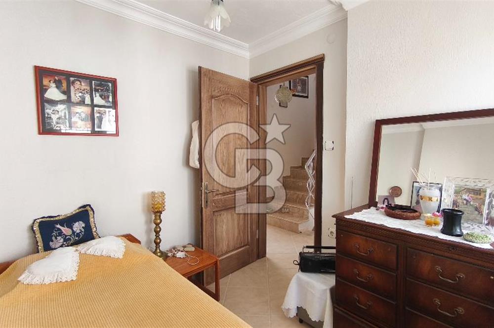 Gömeç Karaağaç'ta Köşe Konumda Deniz Manzaralı 4+1 Villa