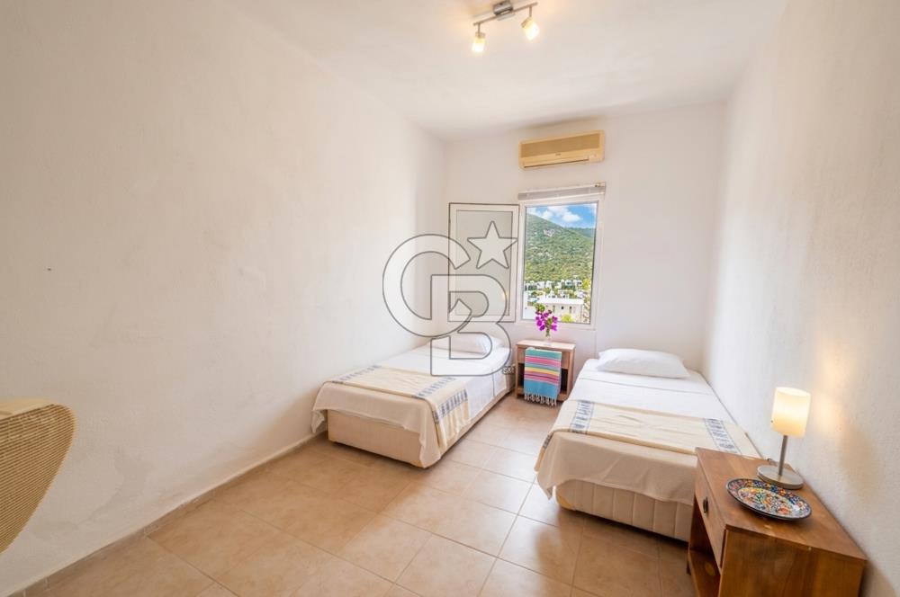 Bodrum Torba Satılık Tripleks Deniz Manzaralı Villa