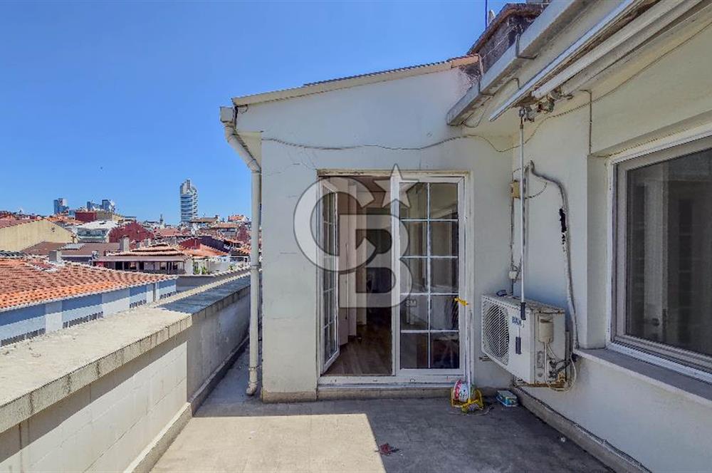 ŞİŞLİ MERKEZDE ASANSÖRLÜ BİNADA KİRALIK TERAS KATI DAİRE