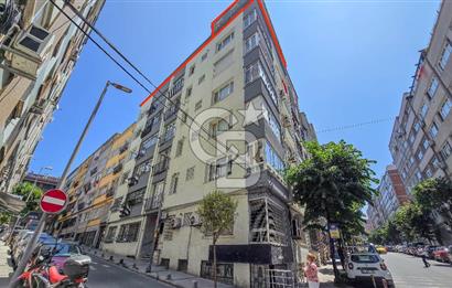 ŞİŞLİ MERKEZDE ASANSÖRLÜ BİNADA KİRALIK TERAS KATI DAİRE