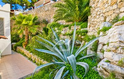 Bodrum Torba Satılık Tripleks Deniz Manzaralı Villa