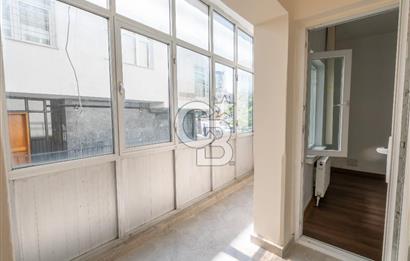 Cinnah Cadde Üzerinde Atakule'ye Komşu 2+1 Kiralık Ofis