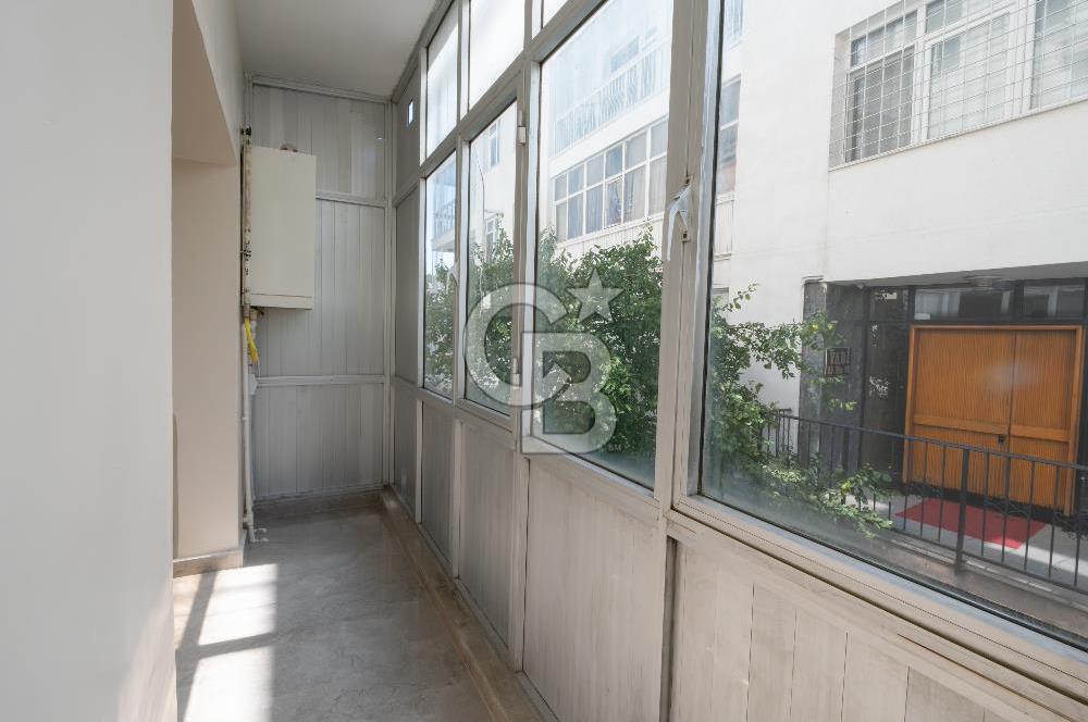 Cinnah Cadde Üzerinde Atakule'ye Komşu 2+1 Kiralık Ofis