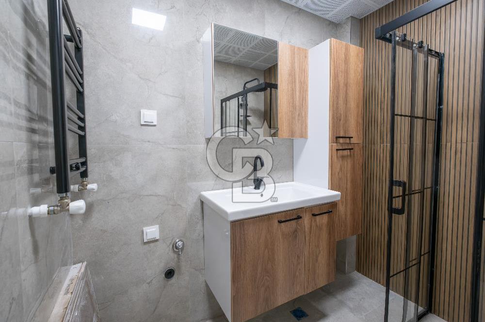 Cinnah Cadde Üzerinde Atakule'ye Komşu 2+1 Kiralık Ofis