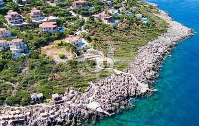 KAŞ YARIMADA DA SİZE ÖZEL PLAJI OLAN SATILIK HAVUZLU LÜKS VİLLA