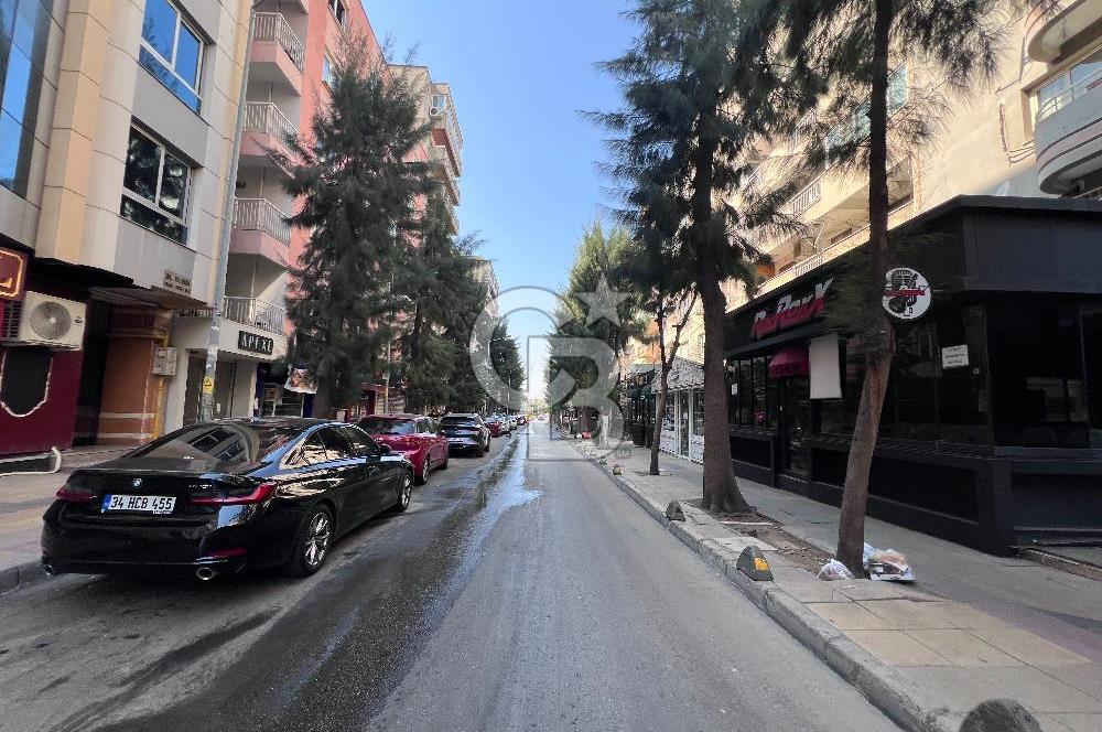 BORNOVA KÜÇÜKPARK SÜVARİ CAD. SATILIK 3+1 DAİRE
