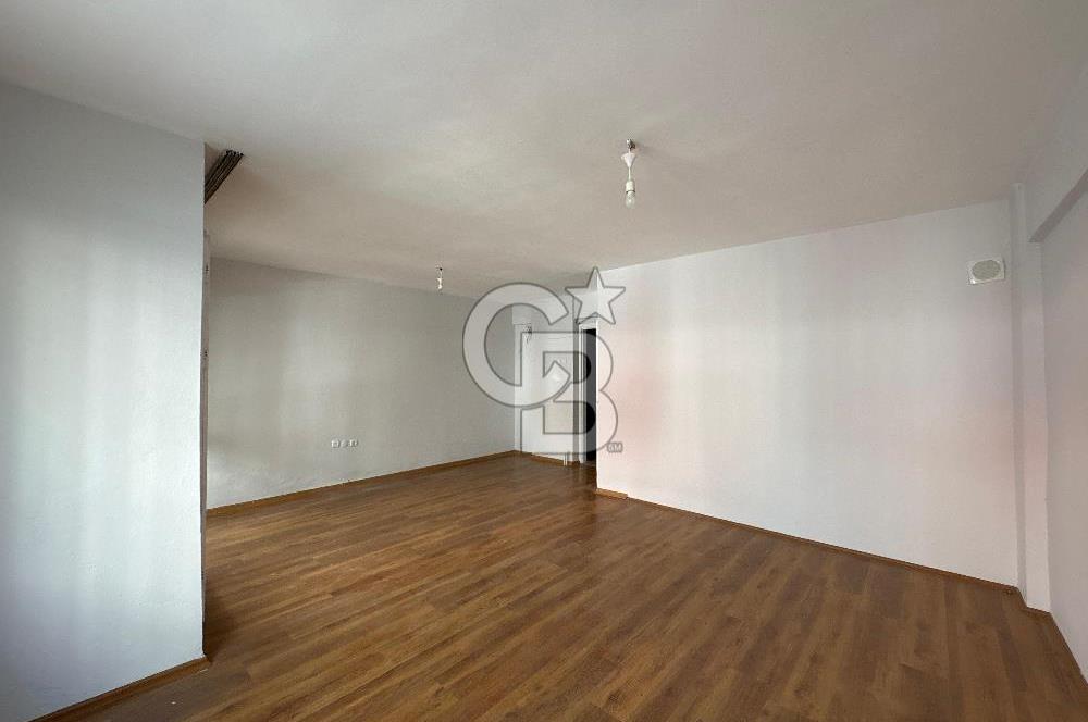 Bostanlının Merkezinde Bahçeli Kiralık 3+1