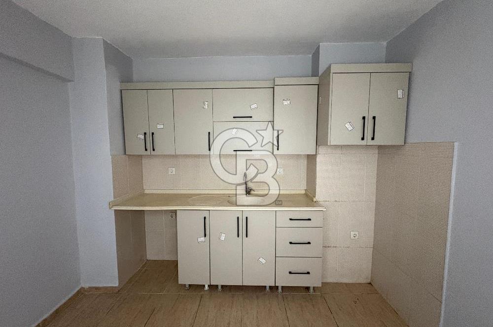 Bostanlının Merkezinde Bahçeli Kiralık 3+1