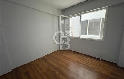 Bostanlının Merkezinde Bahçeli Kiralık 3+1