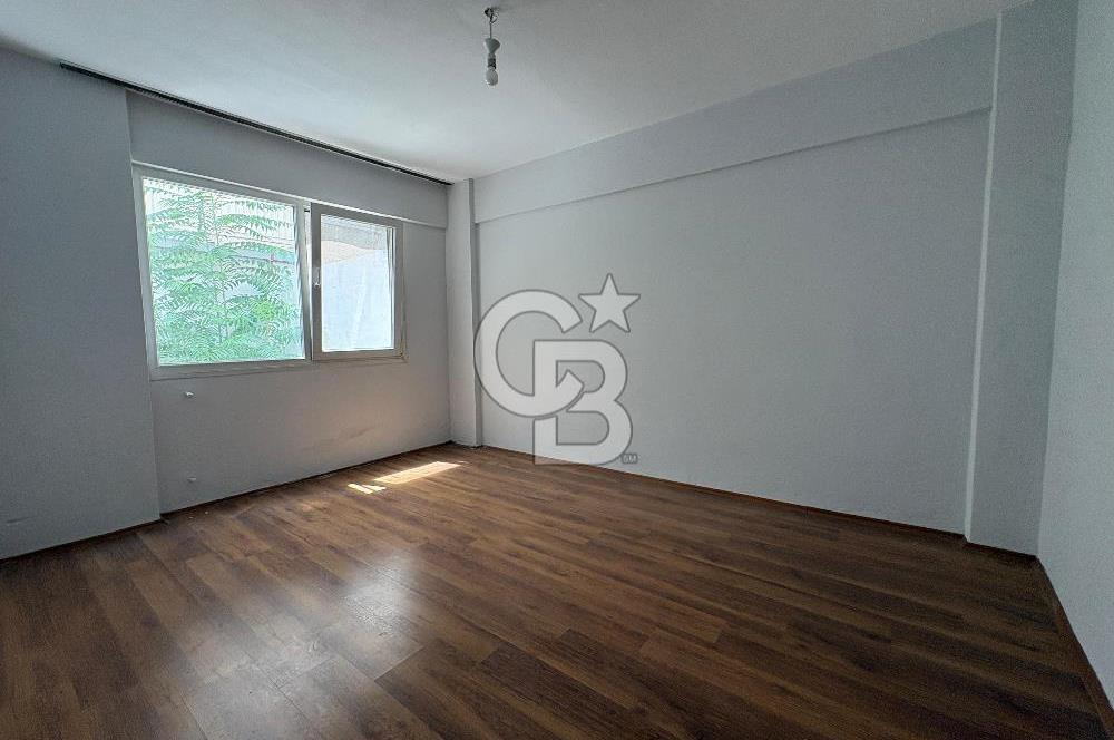 Bostanlının Merkezinde Bahçeli Kiralık 3+1