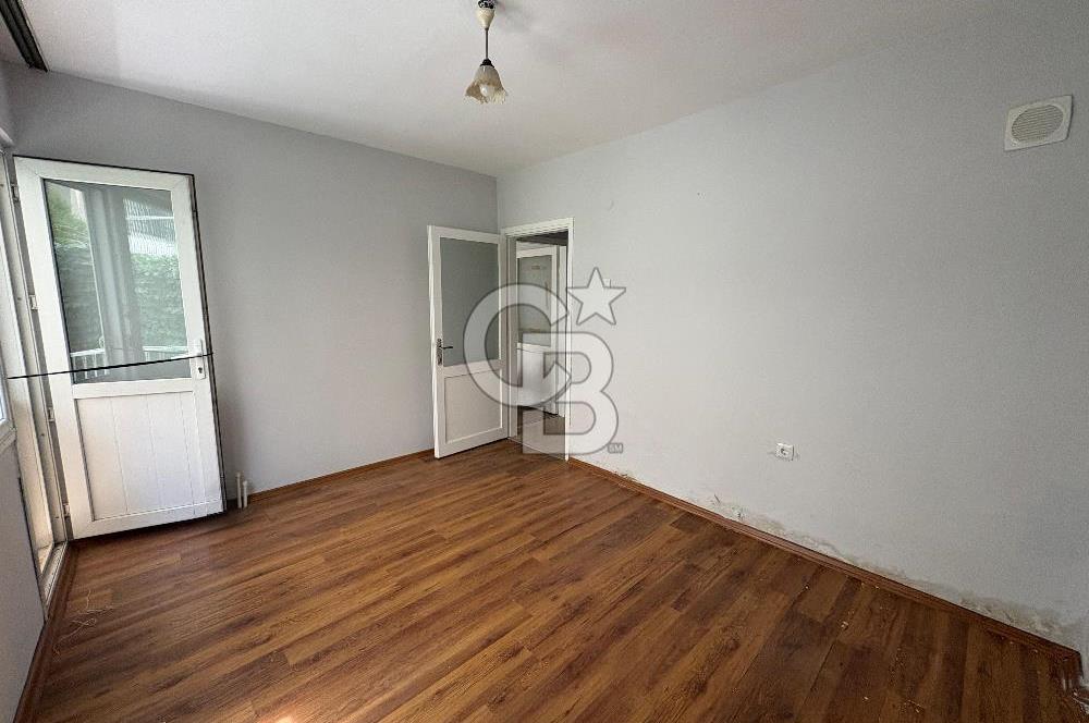 Bostanlının Merkezinde Bahçeli Kiralık 3+1