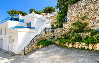 Bodrum Torba Satılık Tripleks Deniz Manzaralı Villa