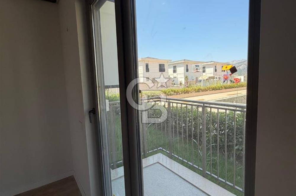 Döşemealtı Düzlerçamında 2+1 Lüks Bahçe Katı Satılık Daire