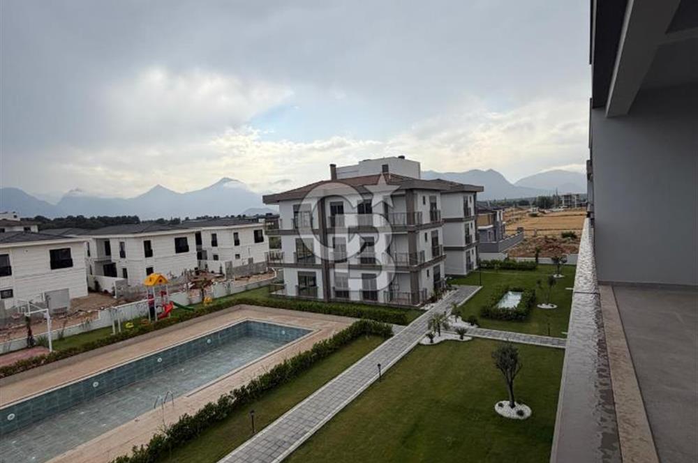 Döşemealtı Düzlerçamında 2+1 Lüks Bahçe Katı Satılık Daire