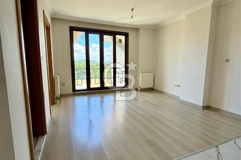 Alemdağ çatalmeşe mah en üst katta satılık 1+1 dairemiz yeni sahibini bekliyor