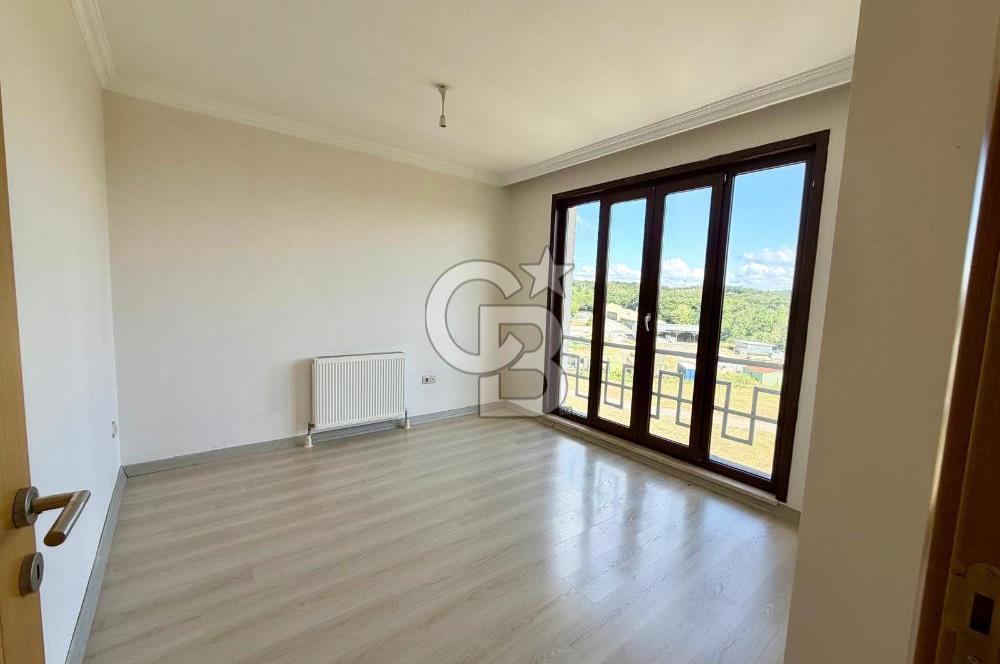 Alemdağ çatalmeşe mah en üst katta satılık 1+1 dairemiz yeni sahibini bekliyor