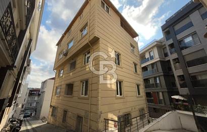 Üsküdar Merkez'de İçi Sıfır Masrafsız Balkonlu Ara Kat 3+1 Daire