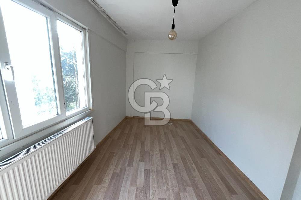 Üsküdar Merkez'de İçi Sıfır Masrafsız Balkonlu Ara Kat 3+1 Daire