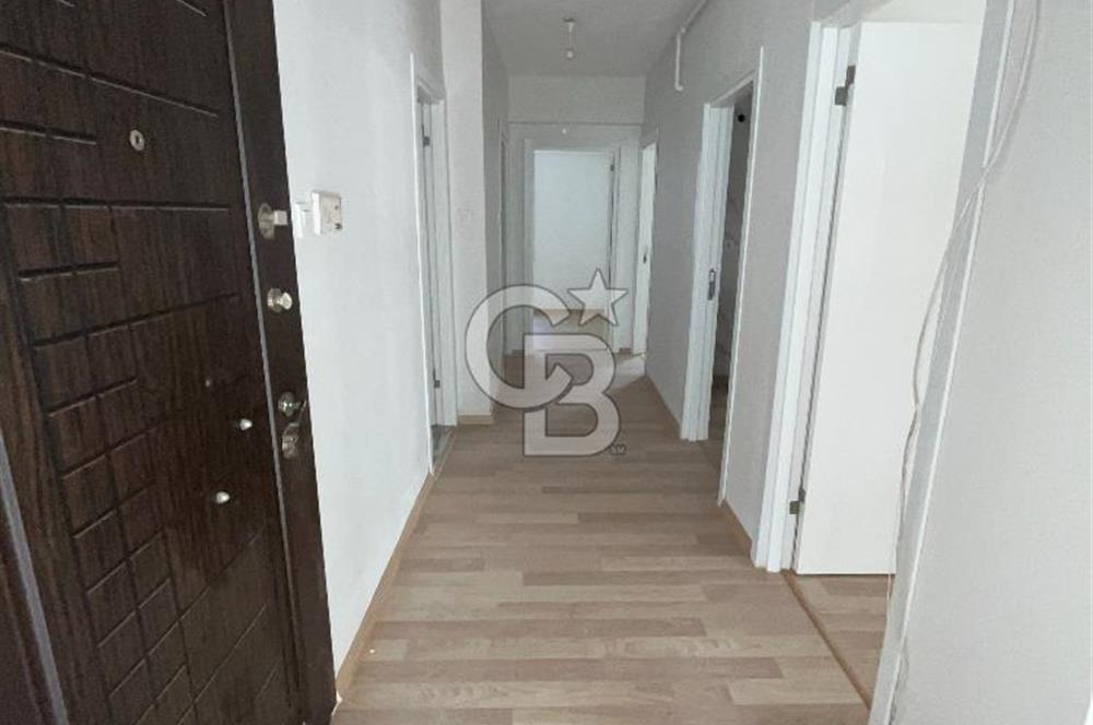 Üsküdar Merkez'de İçi Sıfır Masrafsız Balkonlu Ara Kat 3+1 Daire