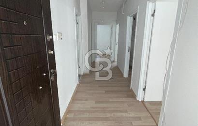 Üsküdar Merkez'de İçi Sıfır Masrafsız Balkonlu Ara Kat 3+1 Daire