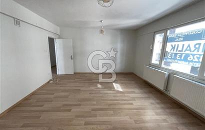 Üsküdar Merkez'de İçi Sıfır Masrafsız Balkonlu Ara Kat 3+1 Daire