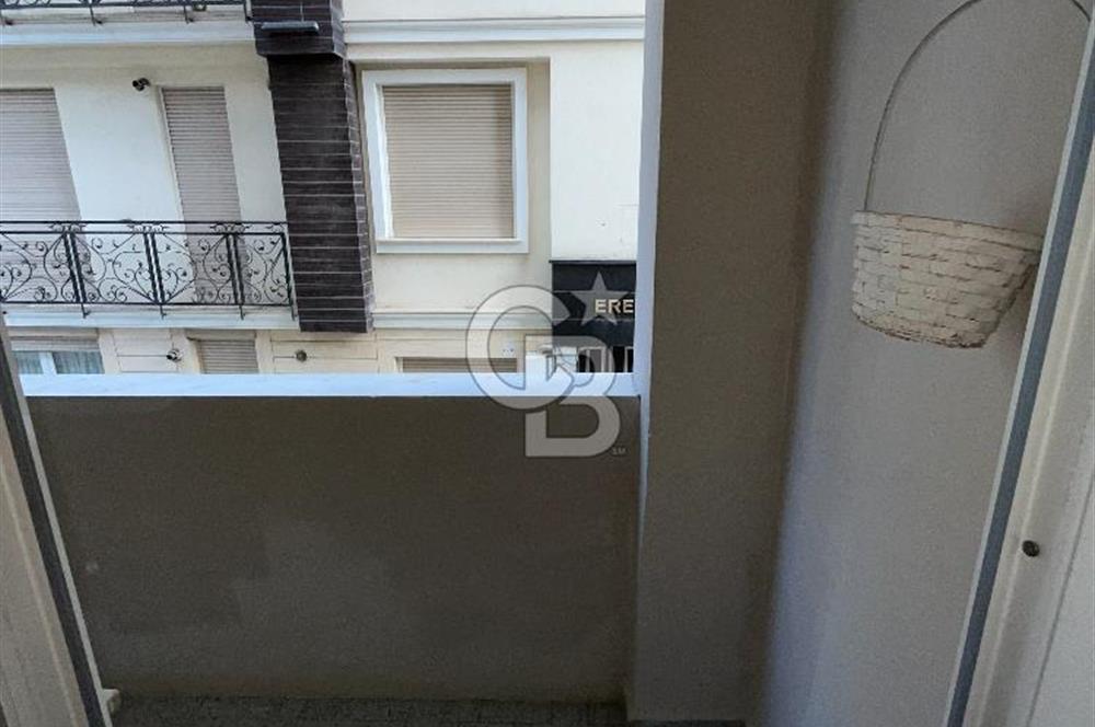 Üsküdar Merkez'de İçi Sıfır Masrafsız Balkonlu Ara Kat 3+1 Daire