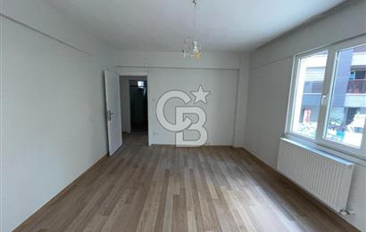 Üsküdar Merkez'de İçi Sıfır Masrafsız Balkonlu Ara Kat 3+1 Daire