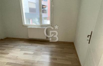 Üsküdar Merkez'de İçi Sıfır Masrafsız Balkonlu Ara Kat 3+1 Daire